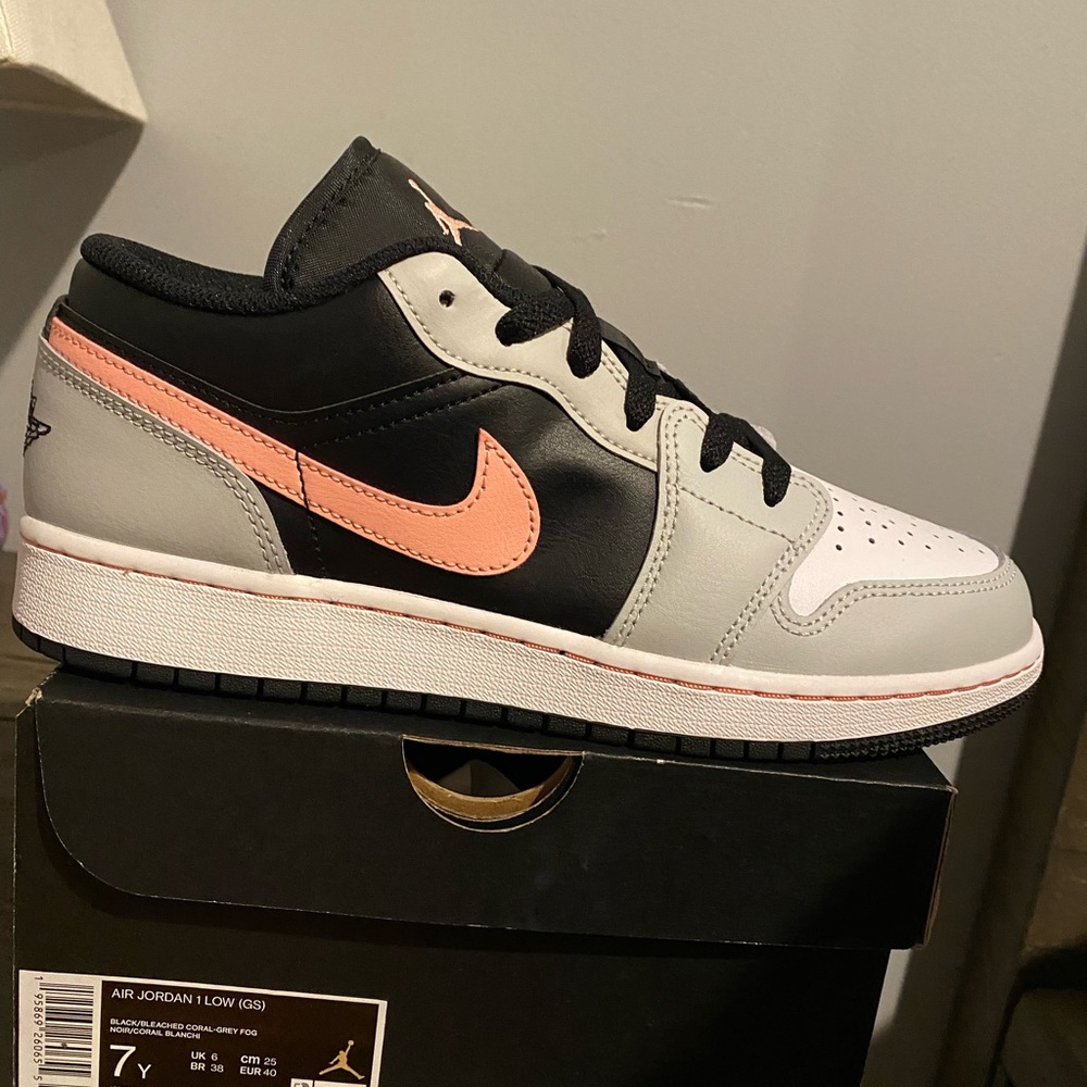 Air Jordan 1 low